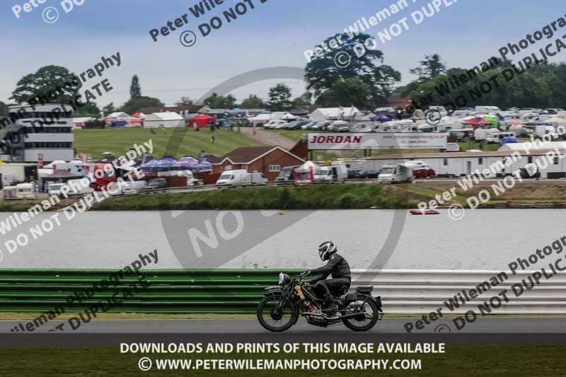 Vintage motorcycle club;eventdigitalimages;mallory park;mallory park trackday photographs;no limits trackdays;peter wileman photography;trackday digital images;trackday photos;vmcc festival 1000 bikes photographs